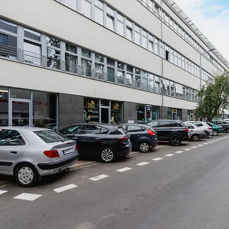 Turquoise Studio With Balcony & Air Conditioning By Renters Apartmán