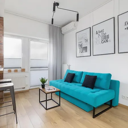 Apartment Turquoise Studio With Balcony & Air Conditioning By Renters Krakow
